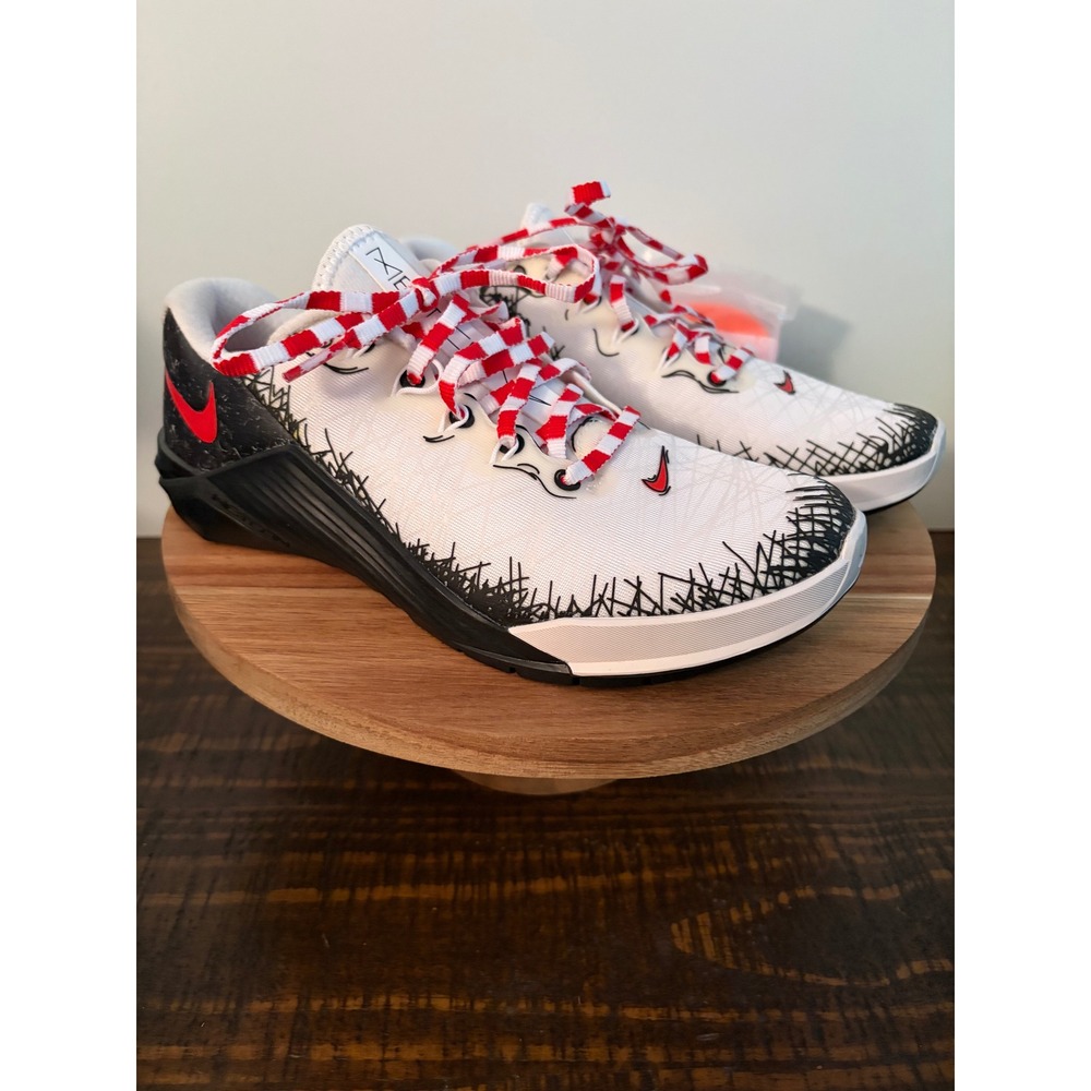 Woman's Nike Size 7.5 Naughty Nice Metcon 5 AMP Training Sneaker CD4950-160 NEW